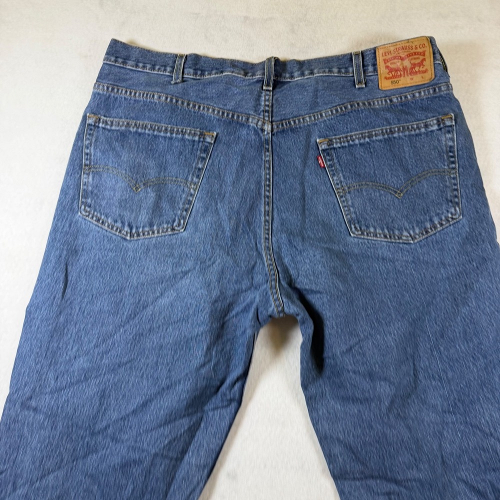 Levis 550 Relaxed Fit Jeans Mens 44x30 Medium Wash Blue Denim Tapered Leg 00550